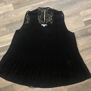 ALFRED SUNG Black Sleeveless Blouse with Lace Detail